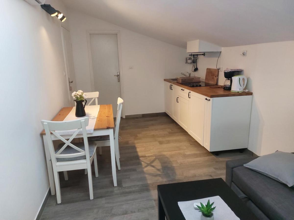 Apartmani Popovic Пореч Екстериор снимка