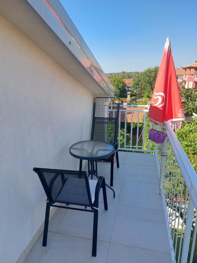 Apartmani Popovic Пореч Екстериор снимка