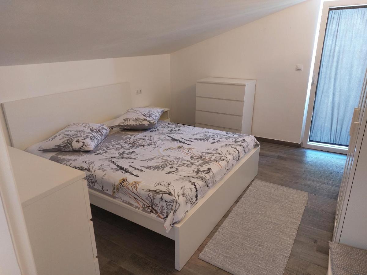 Apartmani Popovic Пореч Екстериор снимка