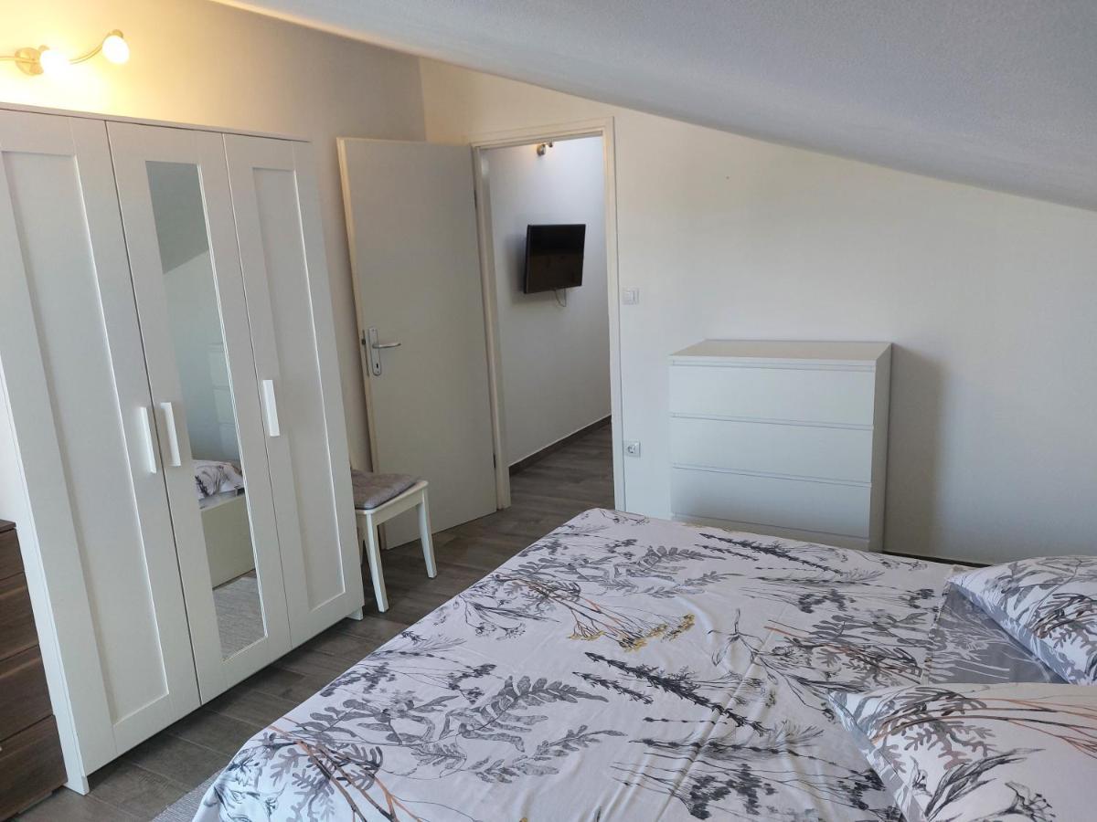 Apartmani Popovic Пореч Екстериор снимка