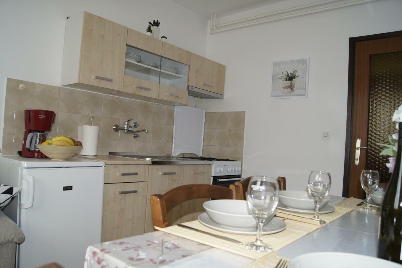 Apartmani Popovic Пореч Екстериор снимка